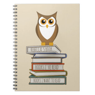 Owl en stapel van Boeken Notitieboek