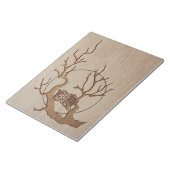 Owl in een boom gegraveerd ontwerp notitieblok (Schuin)