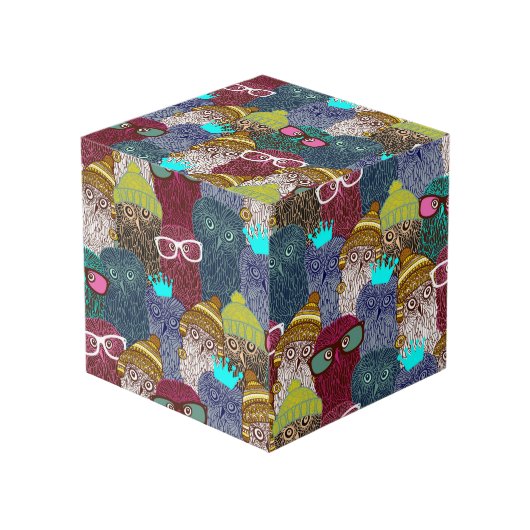 Owl in kroon kubus (Voorkant hoekig)