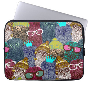 Owl in kroon laptop sleeve