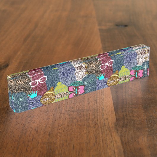 Owl in kroon naambordje (Zijkant)