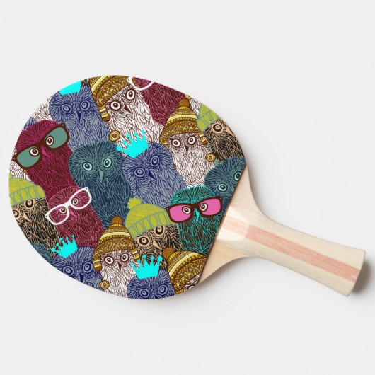 Owl in kroon tafeltennisbatje (Zijkant)