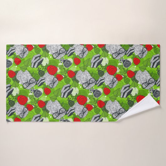 Owl in rode rozen badhanddoek (Badhanddoek)