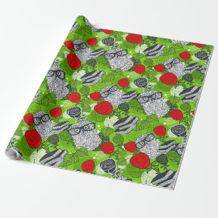 Owl in rode rozen cadeaupapier