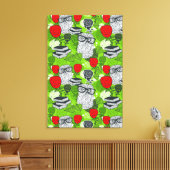 Owl in rode rozen canvas afdruk (Insitu (Woonkamer))