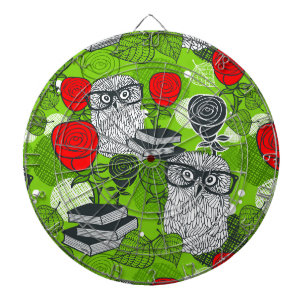 Owl in rode rozen dartbord