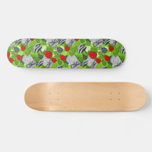 Owl in rode rozen persoonlijk skateboard (Horizontaal)