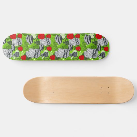 Owl in rode rozen persoonlijk skateboard (Horizontaal)