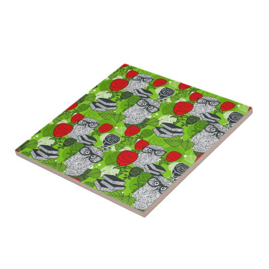 Owl in rode rozen tegeltje (Zijkant)