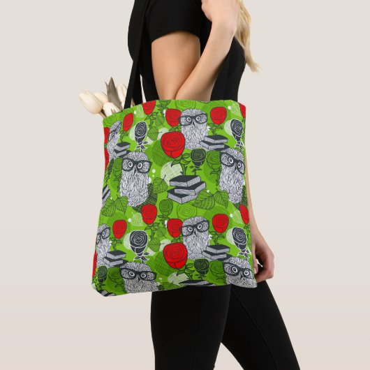Owl in rode rozen tote bag (Dichtbij)