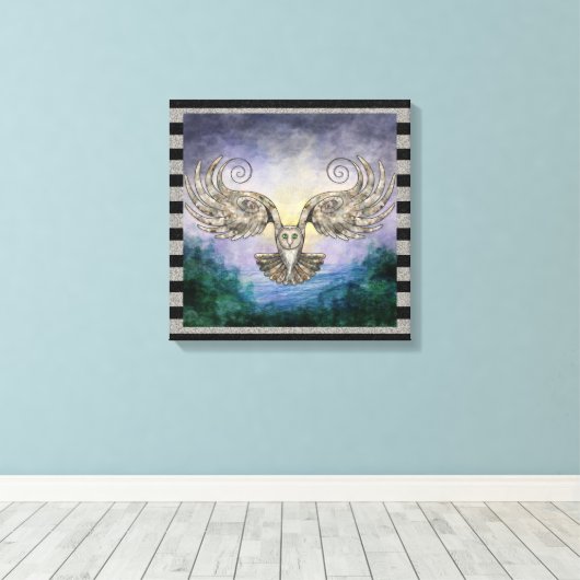 Owl in vlucht over het dennenbos op zonsopgang canvas afdruk (Insitu (Houten vloer))
