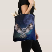 Owl in vlucht tote bag (Dichtbij)