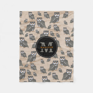 Owl Pattern & Rustic Wood Monogram Fleece Deken