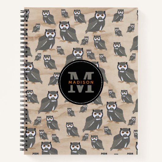 Owl Pattern & Rustic Wood Monogram Notitieboek (Voorkant)
