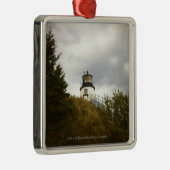 Owl's hoofdvuurtoren op een dag van de wolken metalen ornament (Rechts)