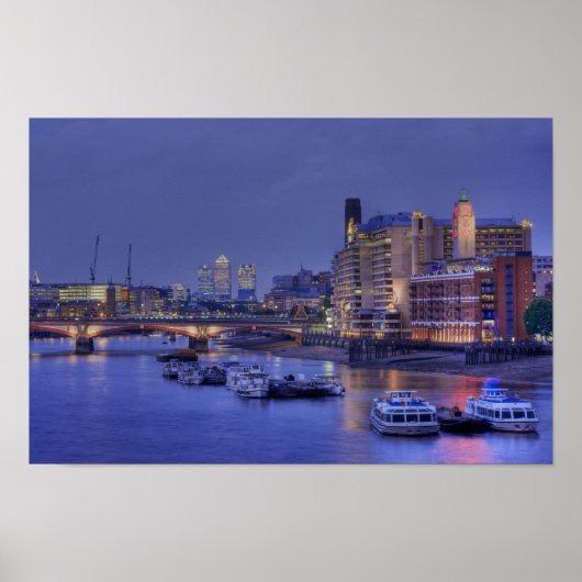 Oxo Tower en Thames River 's nachts Poster (Voorkant)