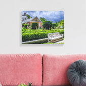 P527004(1)-Governor's Palace Gardens met Bench Canvas Afdruk (Insitu (Woonkamer))
