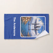 P-38 Lightning boven de Middellandse Zee Handdoek (Handdoek)