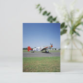 P-51 C Tuskegee Red Tail-vliegtuig aan de CAF Air Briefkaart (Staand voorkant)