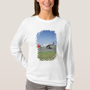 P-51 C Tuskegee Red Tail-vliegtuig bij de CAF Air T-shirt