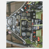 P-51 COCKPIT, TUSKEGEE AIRMEN (RODE TAILS) FLEECE DEKEN (Voorkant)