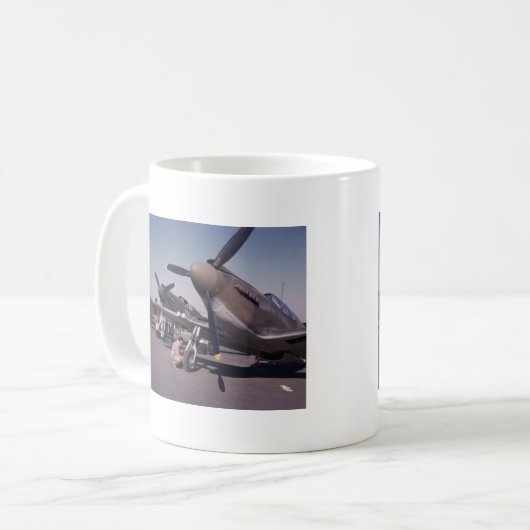 P-51 Mustang, 1942 Koffiemok (Voorkant links)