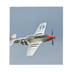 P-51D Mustang jachtvliegtuig met D-Day markeringen Notitieblok
