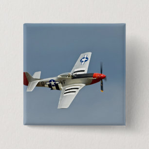 P-51D Mustang jager met D-Day markeringen vliegend Vierkante Button 5,1 Cm