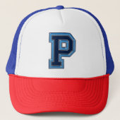 "P" Monogrammed Trucker Hat Trucker Pet (Voorkant)