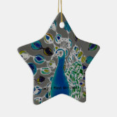 © P Wherrell Baby's eerste kerstpauw Keramisch Ornament (Rechts)