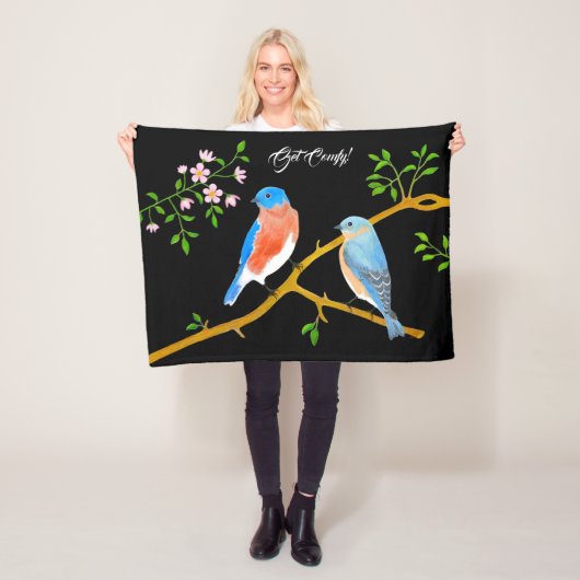 Paar Bluebirds Zwart Fleece Deken (In situ)