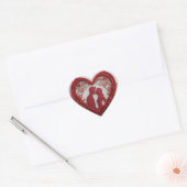 Paar dat elkaar omhelst in een groot rood hart sticker (Envelop)