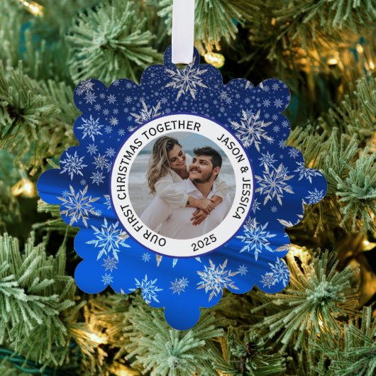 Paar Eerste Kerst Icy Blue Snowflakes Ornament Kaart (Insitu (Drie))