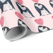 Paar Emperor Penguin Heart Valentijnsdag Cadeaupapier (Rol Hoek)