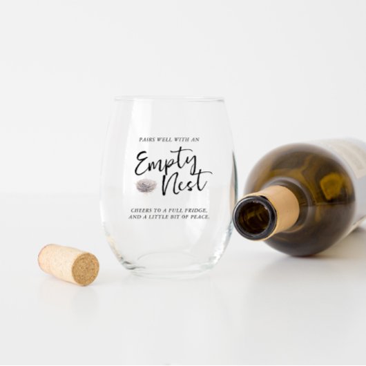 Paar goed met een leeg nest wijnglas zonder voet