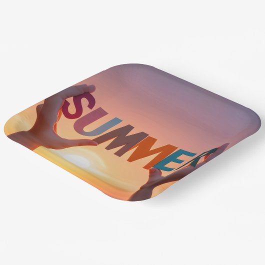 Paar Handen Holding Zomer Tekst Papieren Bordje (Gebogen)