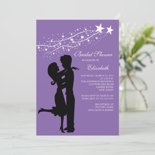 Paar in Love Bridal Shower Uitnodiging Paars (Staand voorkant)