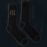 Paar Initialen Bruiloft Minimal Zwart Modern Chic Sokken<br><div class="desc">Met zijn tijdloze zwarte kleur en chique design zijn onze chique Sokken een verfijnde keuze voor elke bruiloft. Ze dienen ook als een betekenisvolle aandenken die het paar lang na de grote dag kan koesteren.</div>
