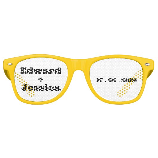 Paar Initialen en Datum Zwart Wit Modern Script Retro Zonnebril (Voorkant)