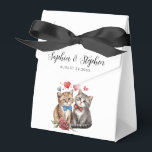 Paar Katten in Liefde Bedankdoosjes<br><div class="desc">Schattig paar katten verliefd op een blauwe en rode strik op witte achtergrond</div>