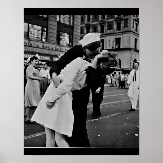 Paar Kiss in New York als Japanse Surrenders WWII Poster (Voorkant)