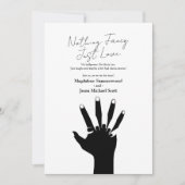 Paar met de handen Niets Fancy Casual bruiloft Kaart (Voorkant)