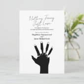 Paar met de handen Niets Fancy Casual bruiloft Kaart (Staand voorkant)