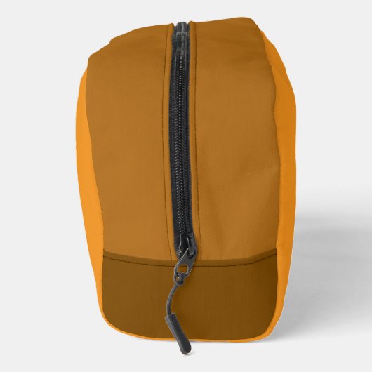 Paar met handen samen in de herfst toilettasje (Rechts)