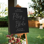Paar Namen EDITABLE COLOR Welcome Sign Canvas<br><div class="desc">Een simpel elegant teken dat je gasten zullen bewonderen. De tekst en de achtergrondkleuren zijn volledig editable om uw thema aan te passen! Ontwerp © berryberrysnoot. Afdrukbare digitale bestanden en overeenkomende objecten zijn beschikbaar! Bezoek onze website op www.berryberrysweet.com voor meer informatie!</div>