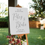 Paar Namen EDITABLE COLOR Welcome Sign Canvas<br><div class="desc">Een simpel elegant teken dat je gasten zullen bewonderen. De tekst en de achtergrondkleuren zijn volledig editable om uw thema aan te passen! Ontwerp © berryberrysnoot. Afdrukbare digitale bestanden en overeenkomende objecten zijn beschikbaar! Bezoek onze website op www.berryberrysweet.com voor meer informatie!</div>