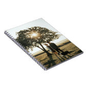 Paar onder boom notitieboek (Rechterzijde)