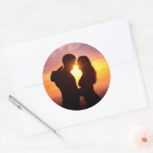 Paar Silhouette bij zonsondergang Ronde Sticker (Envelop)