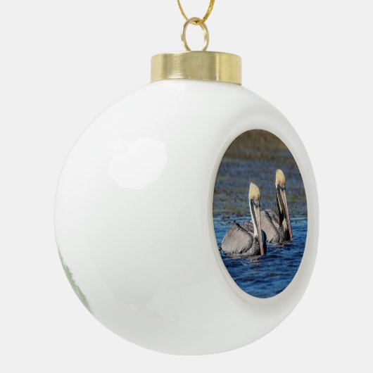 Paar van Pelicans Keramische Bal Ornament (Links)