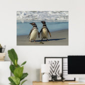 Paar van pinguïns op het strand poster (Thuiskantoor)